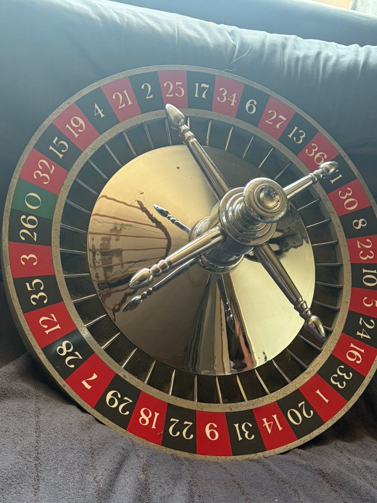 Veritable ancienne roulette de casino, Enlèvement