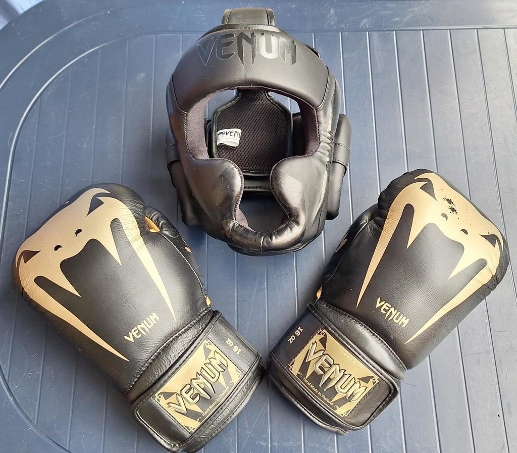 Gants et casque de boxe Venum, Enlèvement, Comme neuf, Gants de boxe