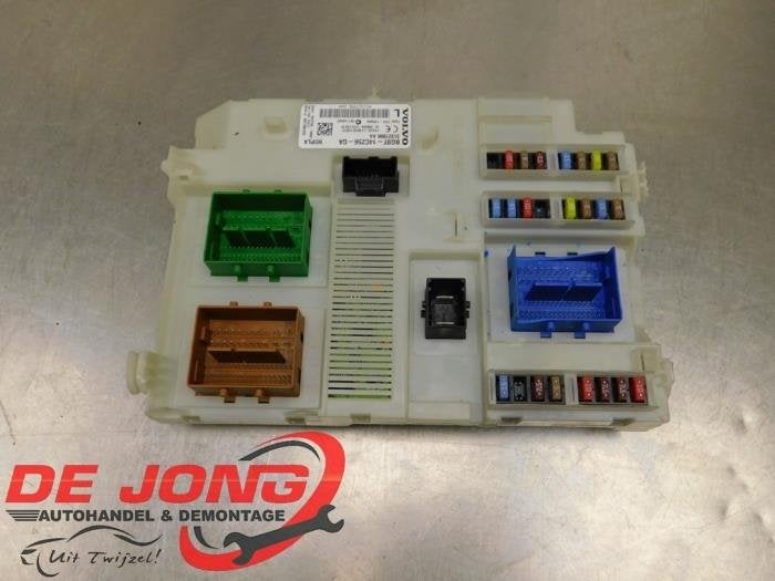 Boîte à fusibles d'un Volvo V70, -, 3 mois de garantie, -, -