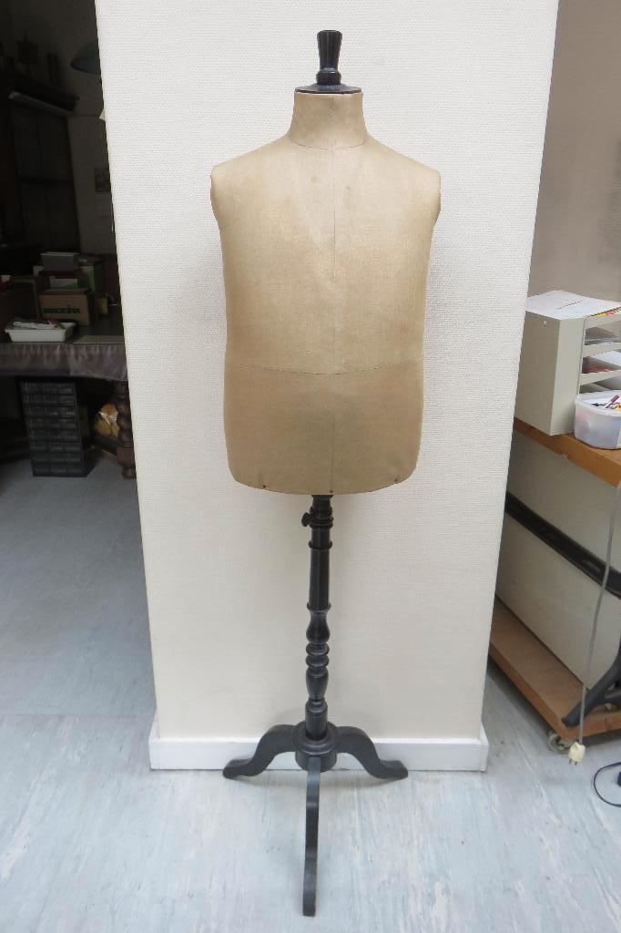 Oude paspop op voet, Antiek en Kunst, Ophalen