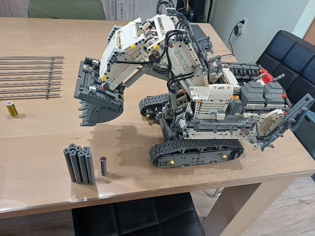 Lego Technic 42100 Liebherr 9800, Enfants & Bébés, Complet, Lego, Ensemble complet, Comme neuf