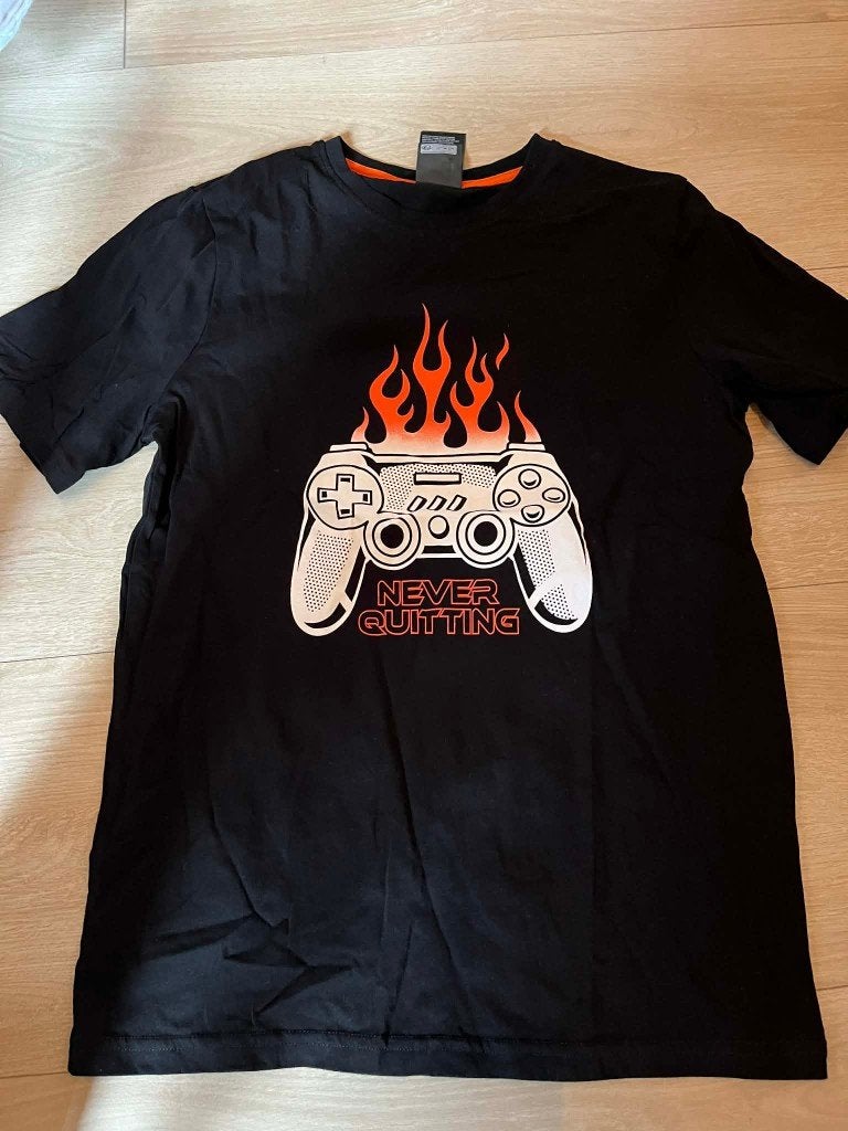 tshirt zwart game h&m 170, Kinderen en Baby's, Kinderkleding | Maat 170, Gebruikt, H&M, Ophalen of Verzenden, Shirt of Longsleeve
