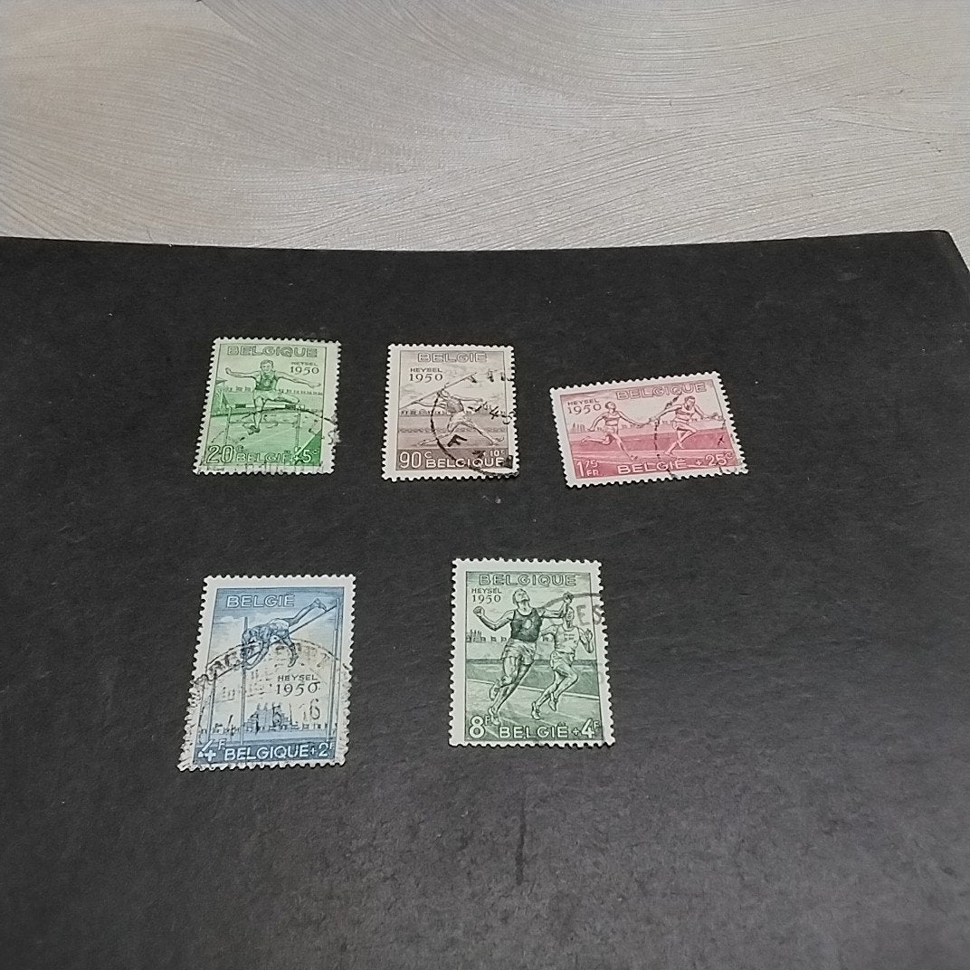 BELGIE  827/831 gestempeld met cote 50,00 €, Ophalen of Verzenden, Gestempeld
