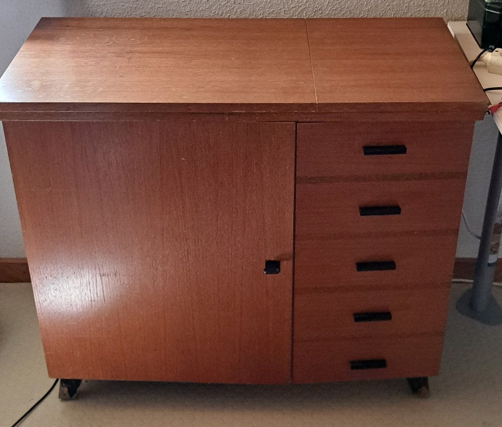 Vintage naaimeubel – compact, handig & klaar voor gebruik!, Ophalen, Gebruikt