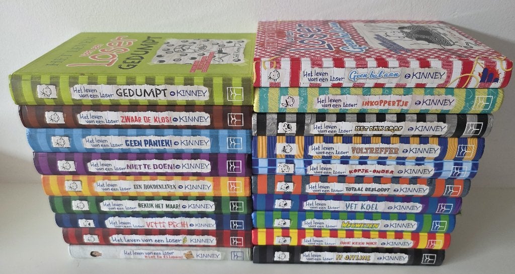 jeugdboeken :Leven van een Loser nr 1 tot 19+ Niet te Filmen, Ophalen of Verzenden