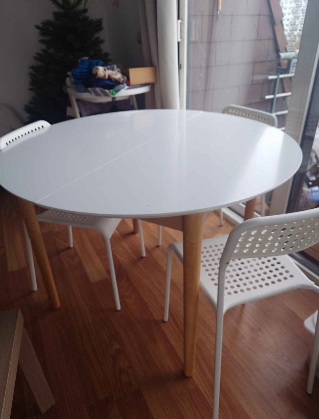 MARSTRAND Jysk 
Table MARSTRAND Ø110/110x200 blanc/naturel, Enlèvement