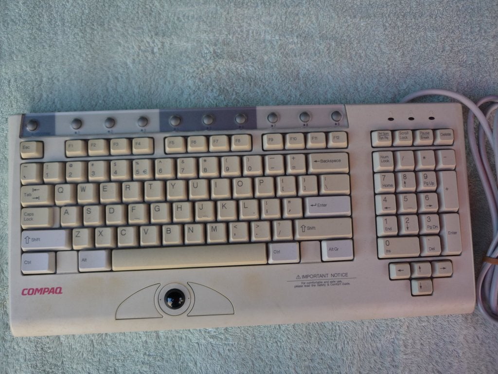 Compaq QWERTY US Space-saving Keyboard avec trackball, Enlèvement ou Envoi, Compaq, Utilisé, Qwerty