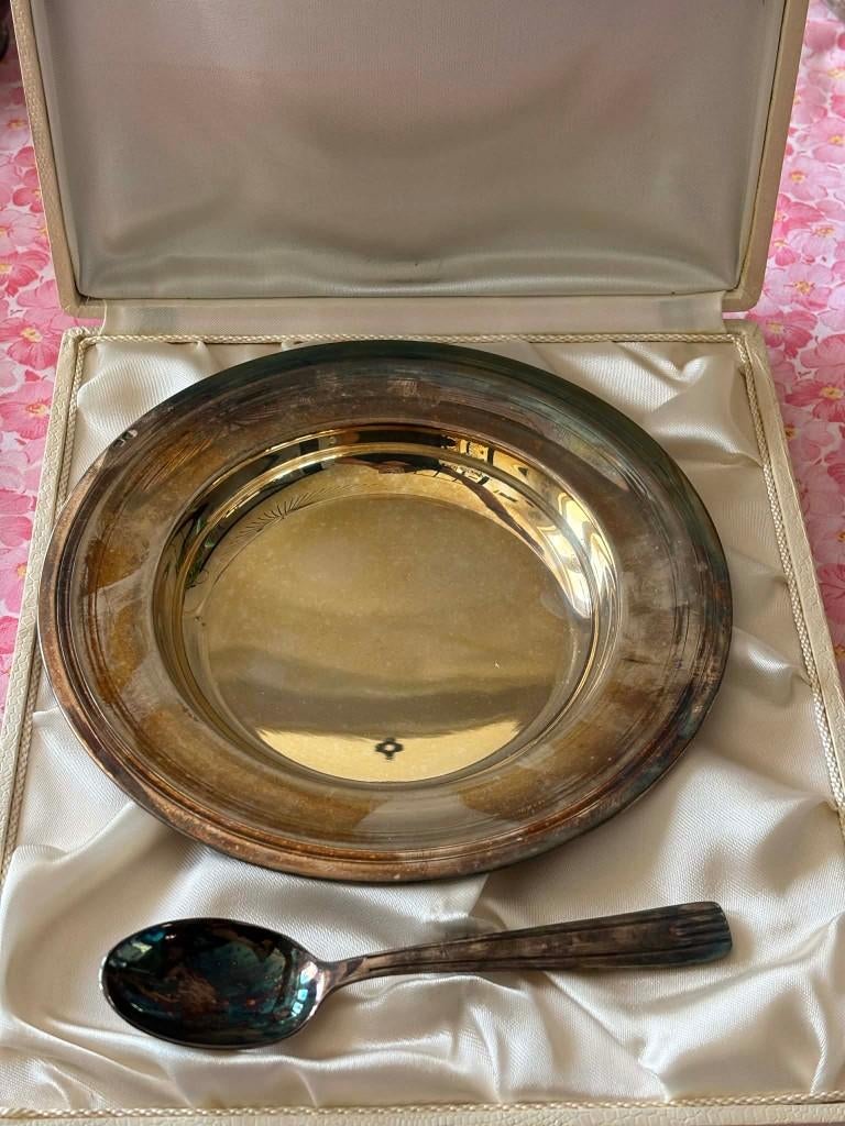 Coffret naissance vaisselle bébé vintage métal argenté, Enlèvement ou Envoi, Comme neuf, Cadeau d'accouchement