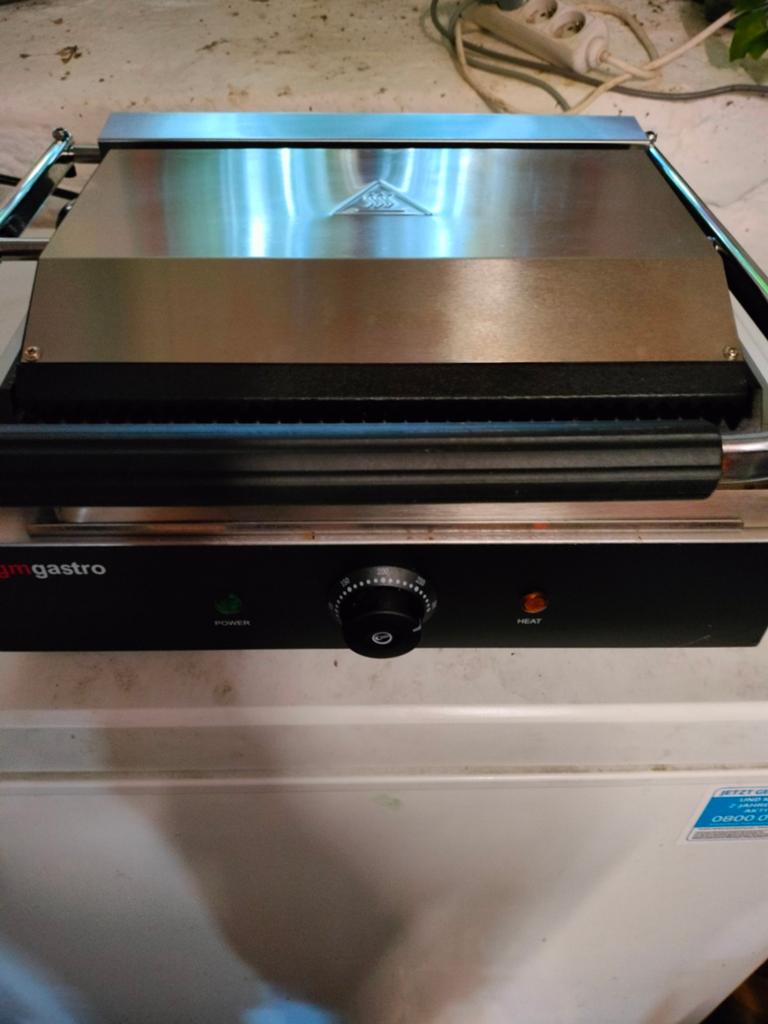Nieuwe Contactgrill van GGM gastro, Ophalen