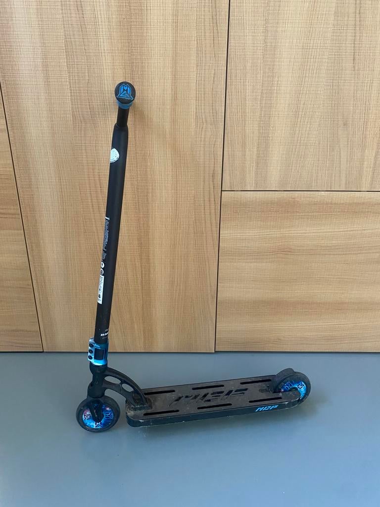 Freestyle stunt Step 90 cm , kleine wieltjes, Fietsen en Brommers, Ophalen, Zo goed als nieuw