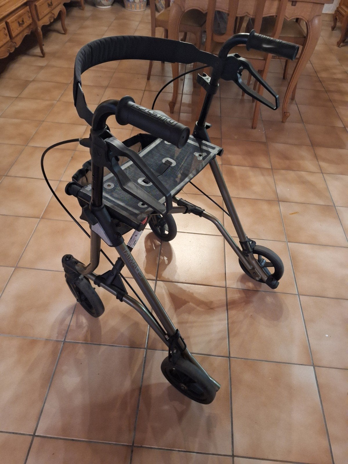 Taima rollator, Diversen, Ophalen
