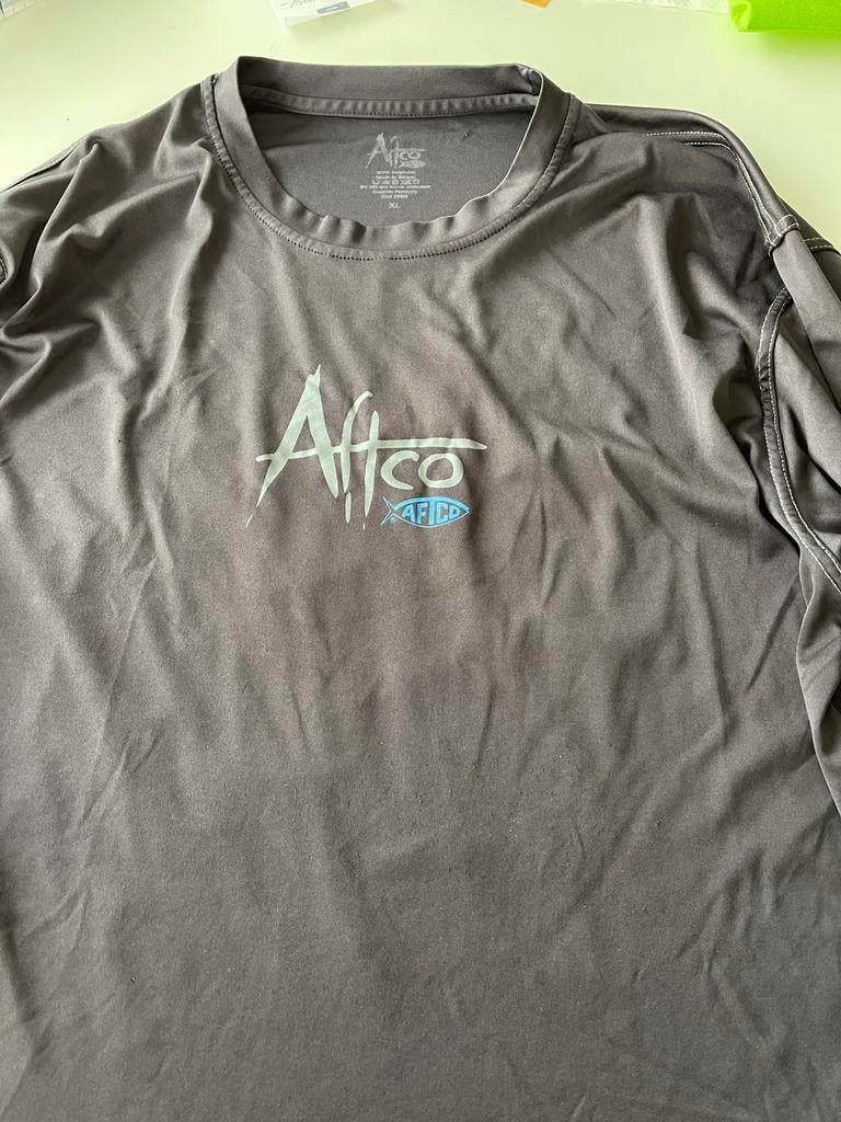 T-shirt à manches longues Xl, Envoi, Comme neuf