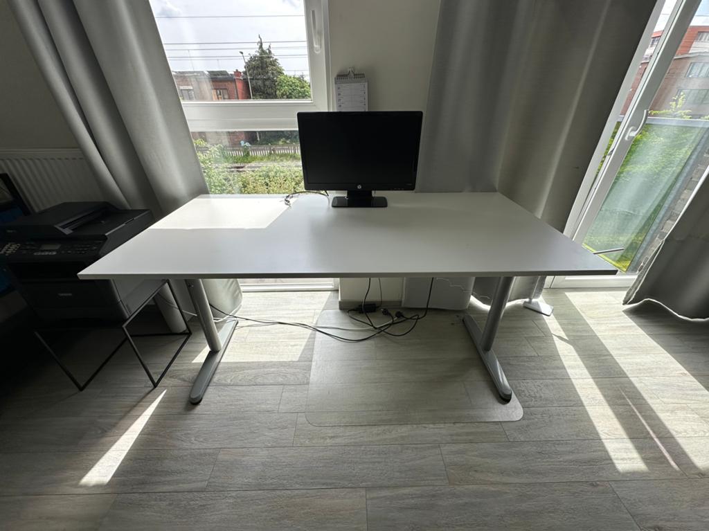 Witte bureau Ikea - Galant, Huis en Inrichting, Ophalen, Zo goed als nieuw, IKEA