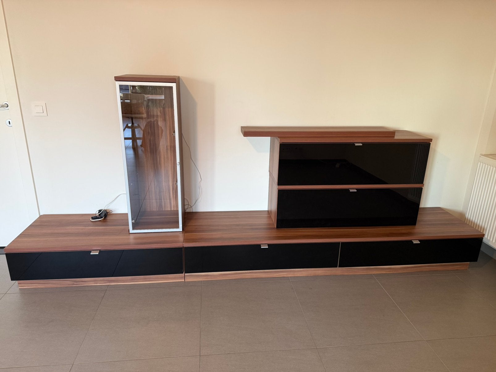 Woonkamer-wandkast / televisiemeubel hout en zwart, Ophalen, Gebruikt