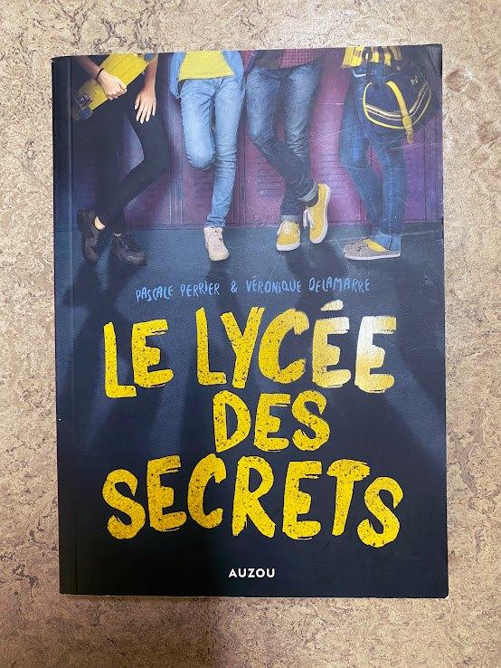 Le Lycée des secrets franstalige tiener roman, Ophalen of Verzenden, Zo goed als nieuw