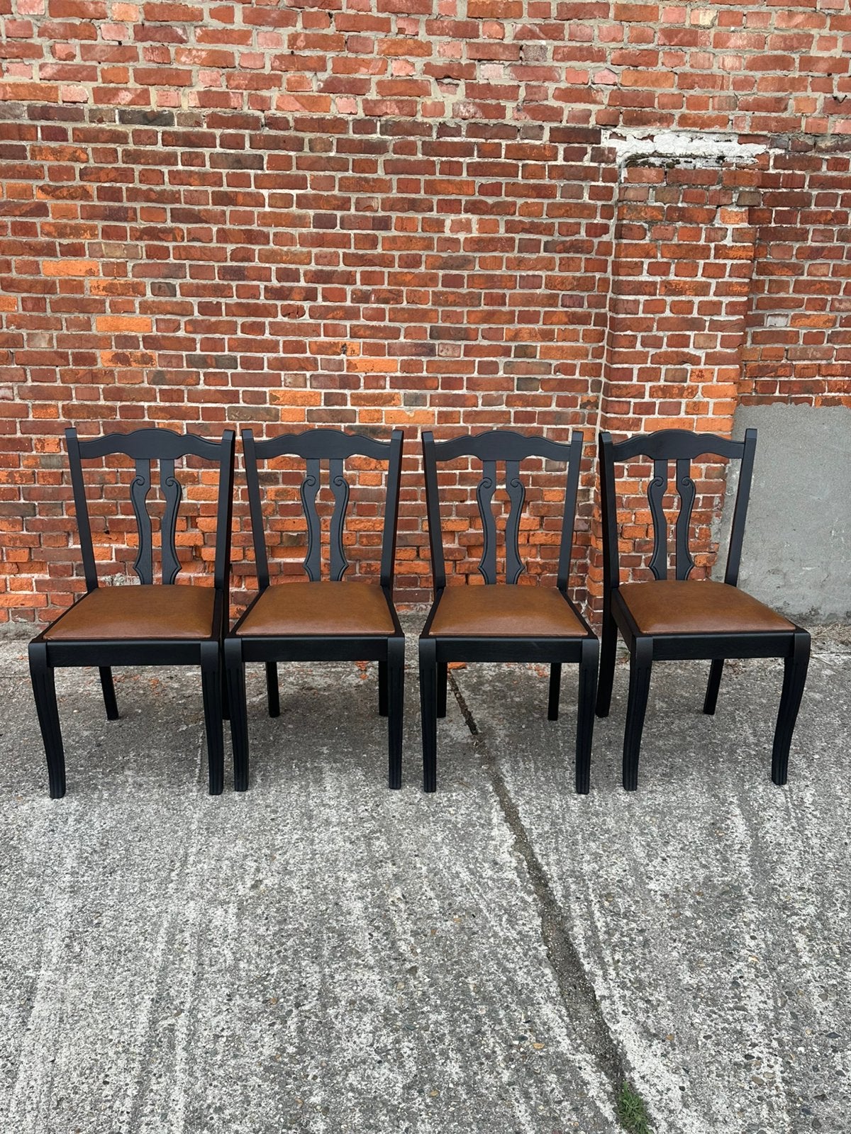4 Zwarte stoelen met leder zitvlak, Maison & Meubles, Chaises, Comme neuf, Enlèvement, Bois, Quatre