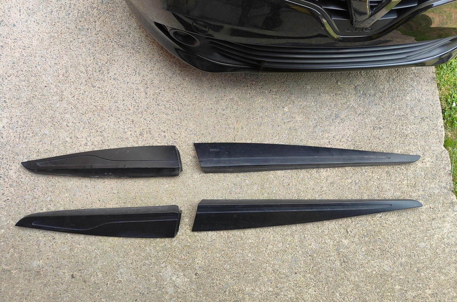 4 Moulure bas de portes clio 4 en bon etat, Enlèvement, Renault