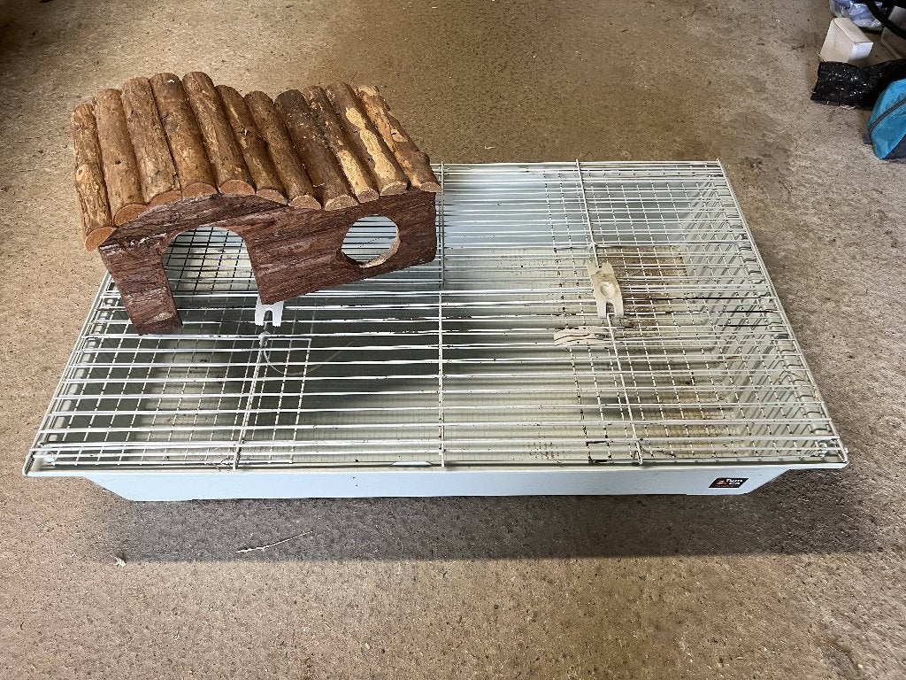 Konijnenhok en andere spullen, Dieren en Toebehoren, Kooi, Zo goed als nieuw, 75 tot 110 cm, Ophalen