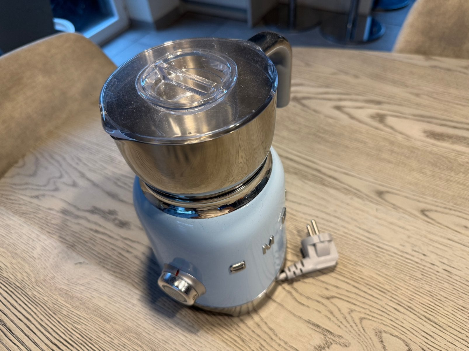 Melkopschuimer SMEG pastelblauw, Electroménager, Enlèvement, Comme neuf, Mousseur à lait électrique