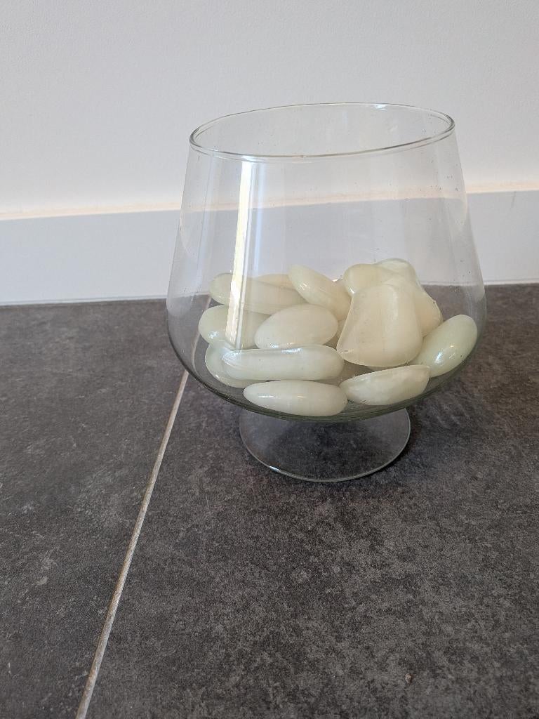 Decoratief glas met fluorescerende stenen, Ophalen
