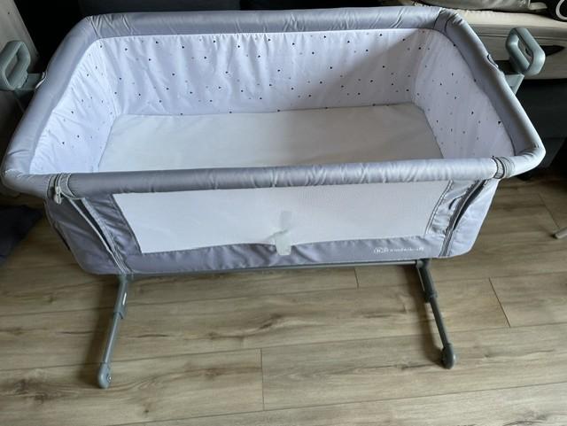 Kinderkraft co-sleeper – lichtgrijs, Ophalen, Gebruikt, Reisbedje