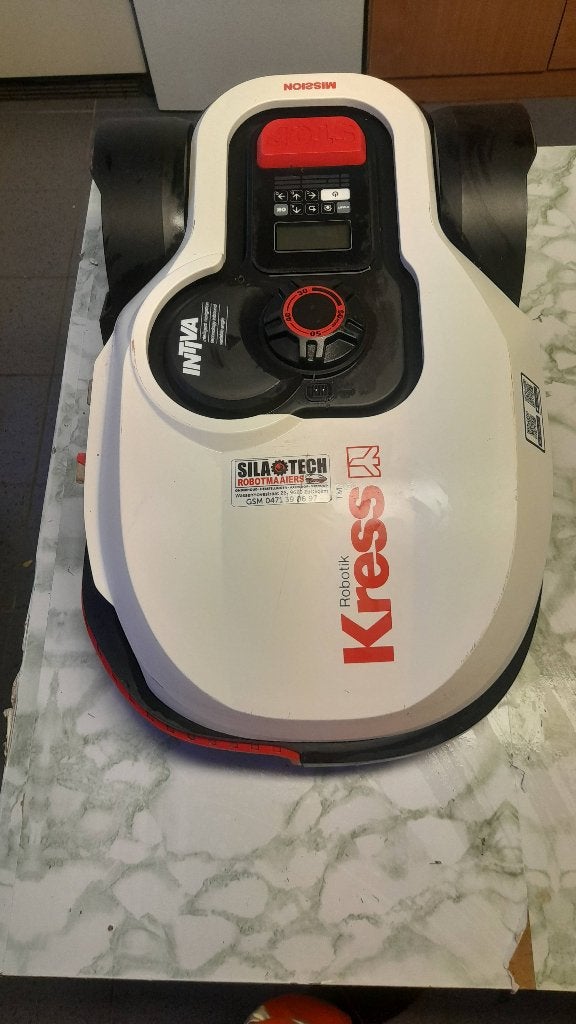 Kress robotmaaier met grens draad, Jardin & Terrasse, Tondeuses robotisées, Enlèvement, Comme neuf, 20 à 25 cm