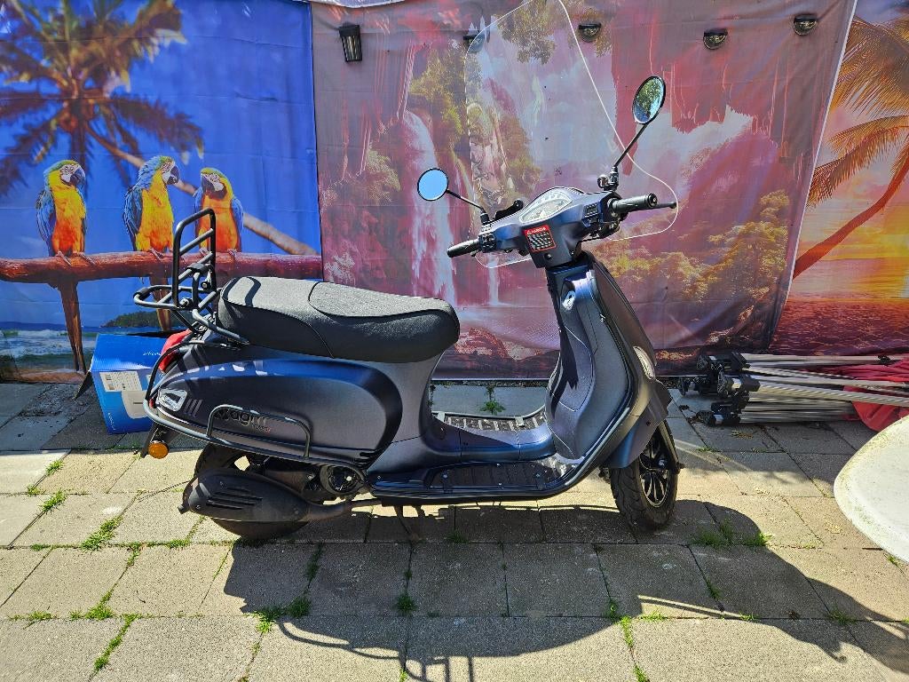 Snorcooter, Fietsen en Brommers, Ophalen, AGM, Benzine, 50 cc