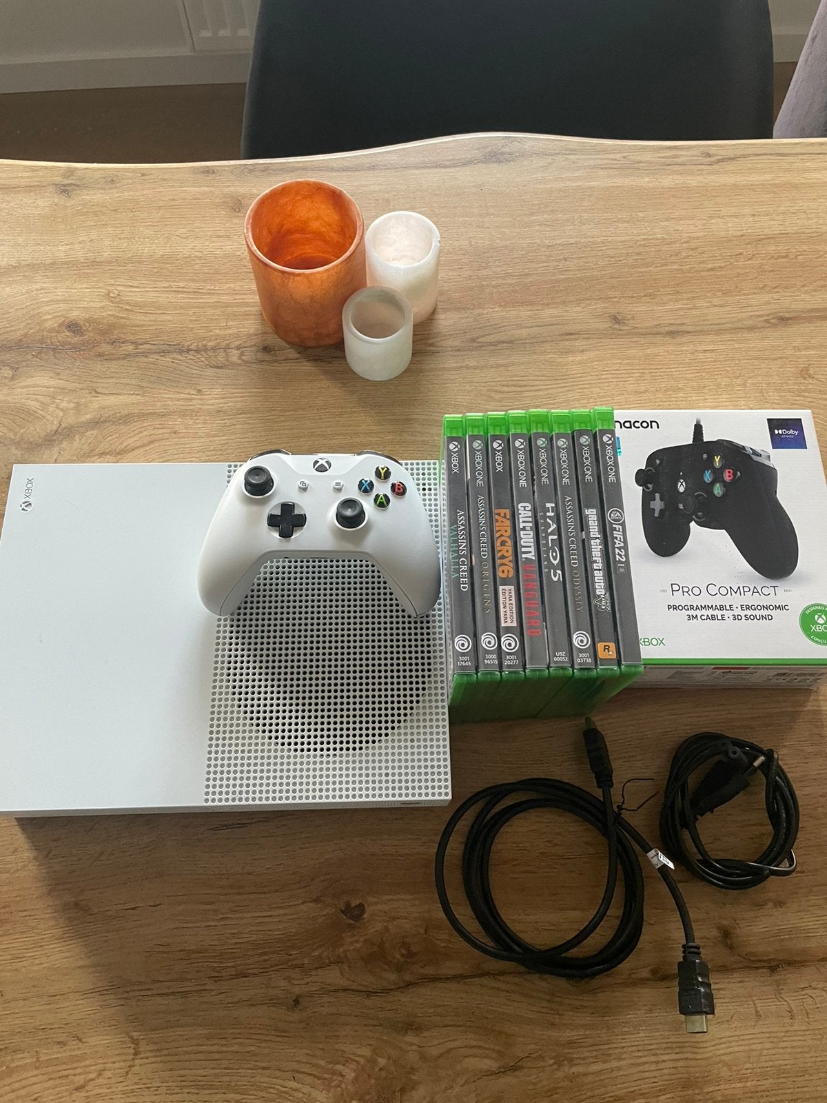 Xbox one s met alle toebehoren en 8 spellen, Games en Spelcomputers, Ophalen, Met games, Xbox One, Met 2 controllers