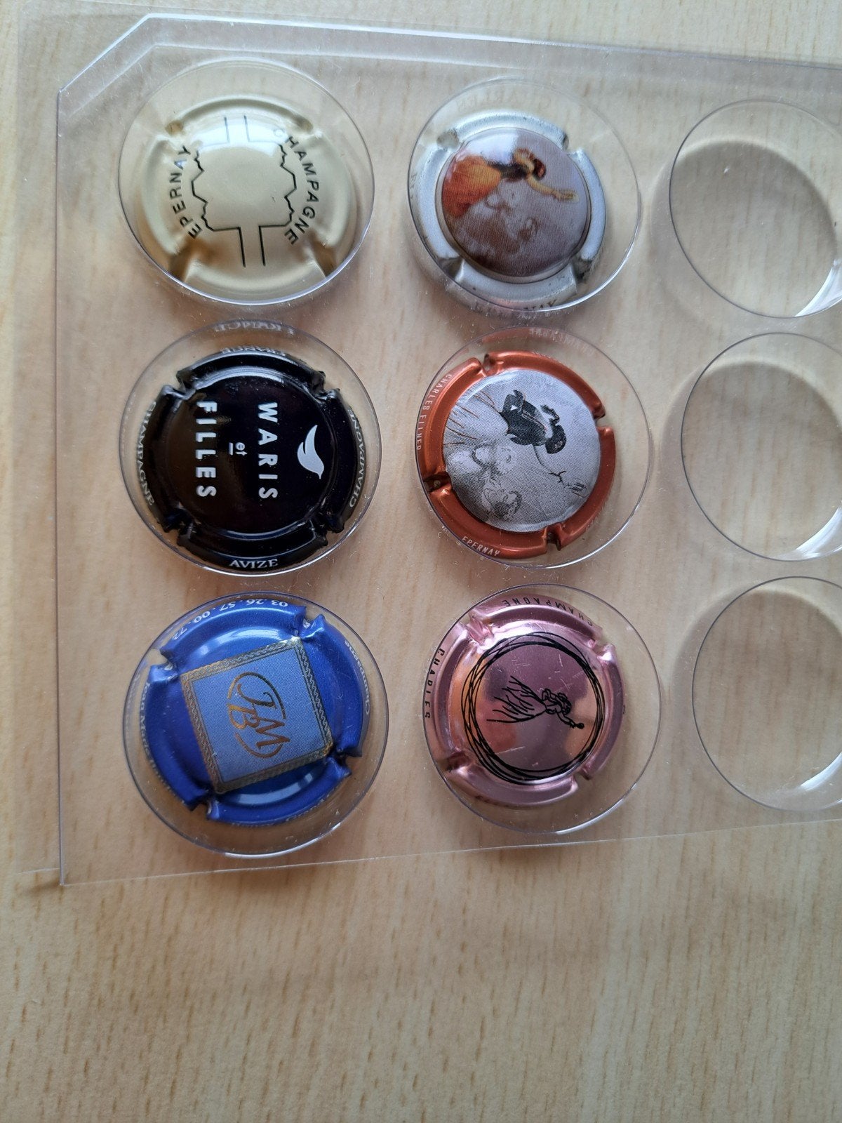 Capsules de champagne, Envoi