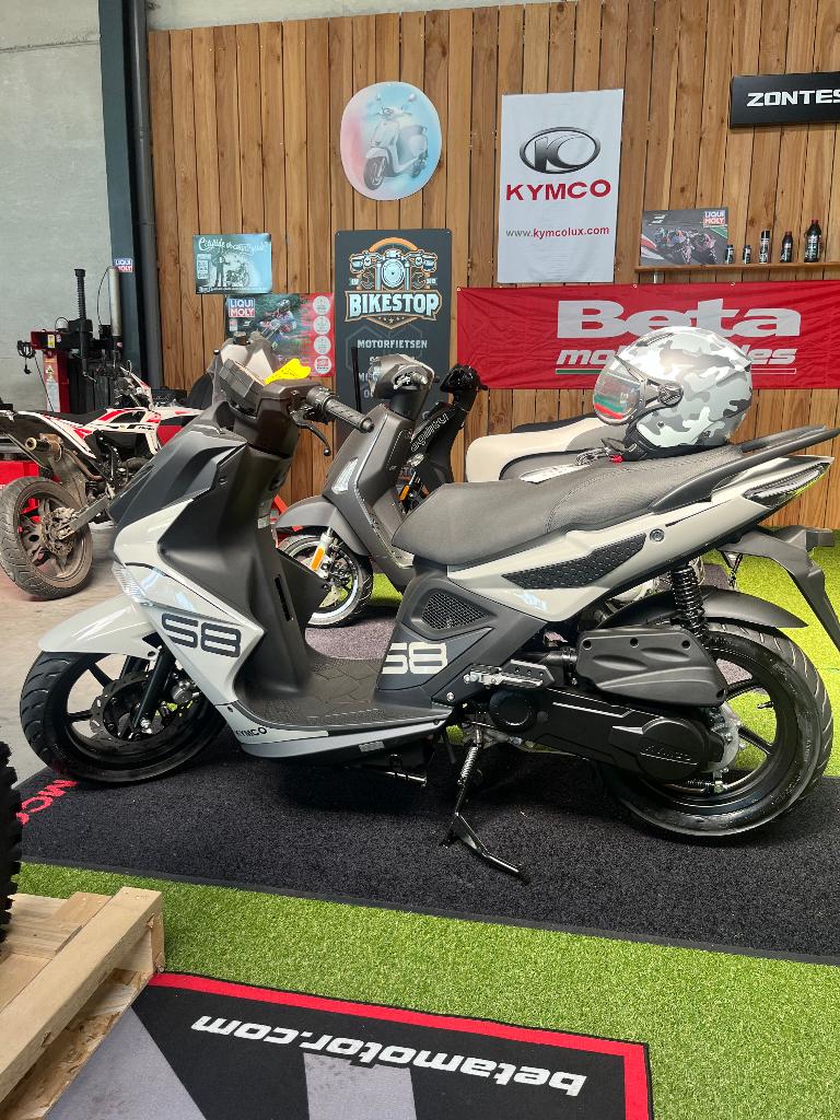 Kymco Super 8 R scooter *** PROMO***, Fietsen en Brommers, Brommers | Overige merken, Ophalen, Kymco, Nieuw, 49 cc