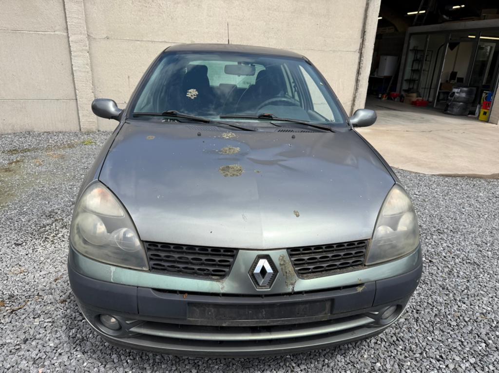 Renault clio 2 1.2i essence 120.000 km tourne et roule bien, Auto's, Renault, Bedrijf, Benzine, Euro 4, Handgeschakeld, Ophalen