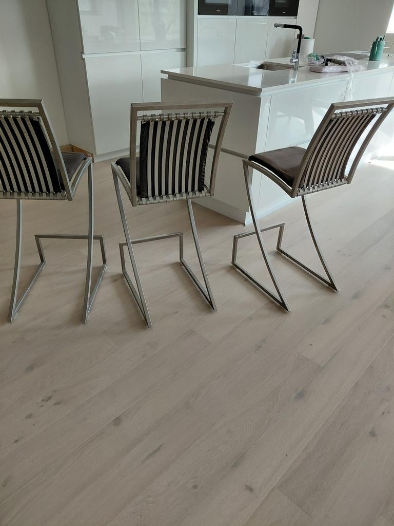 Tabourets de bar et chaises de design italien, Enlèvement