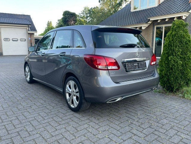 Mercedes-Benz B-klasse 180 d NAVI KLIMA PDC, Auto's, Monovolume, Gebruikt, Leder en Stof, 5 deurs
