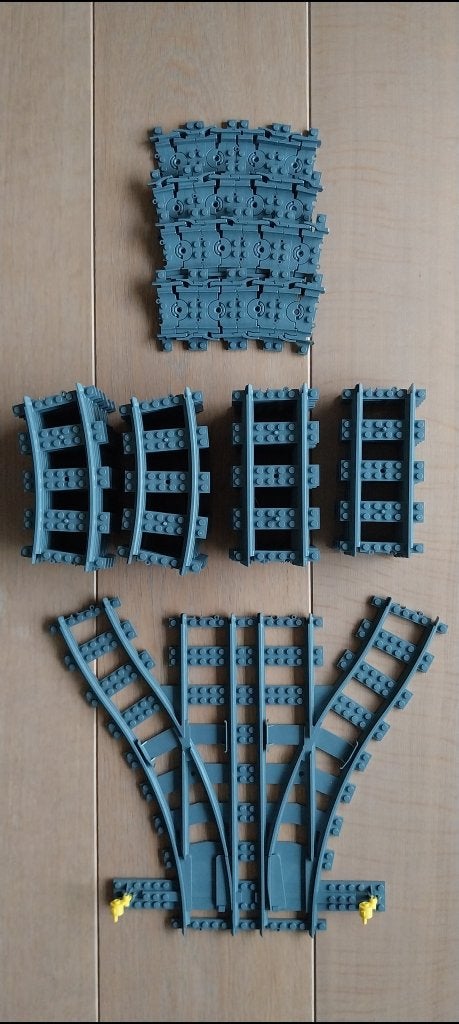 Lego trein rails: 16 bochten, 12 recht, 16 flex en 2 wissels, Kinderen en Baby's, Speelgoed | Duplo en Lego, City, Lego, Nieuw