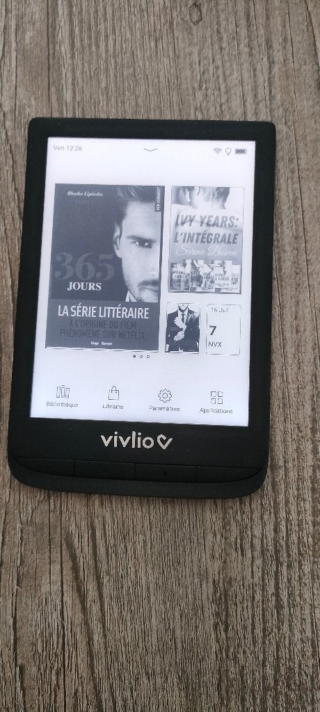 LISEUSE " Touch Lux 5 ", Computers en Software, E-readers, 8 GB, 6 inch of minder, Ophalen of Verzenden, Zo goed als nieuw