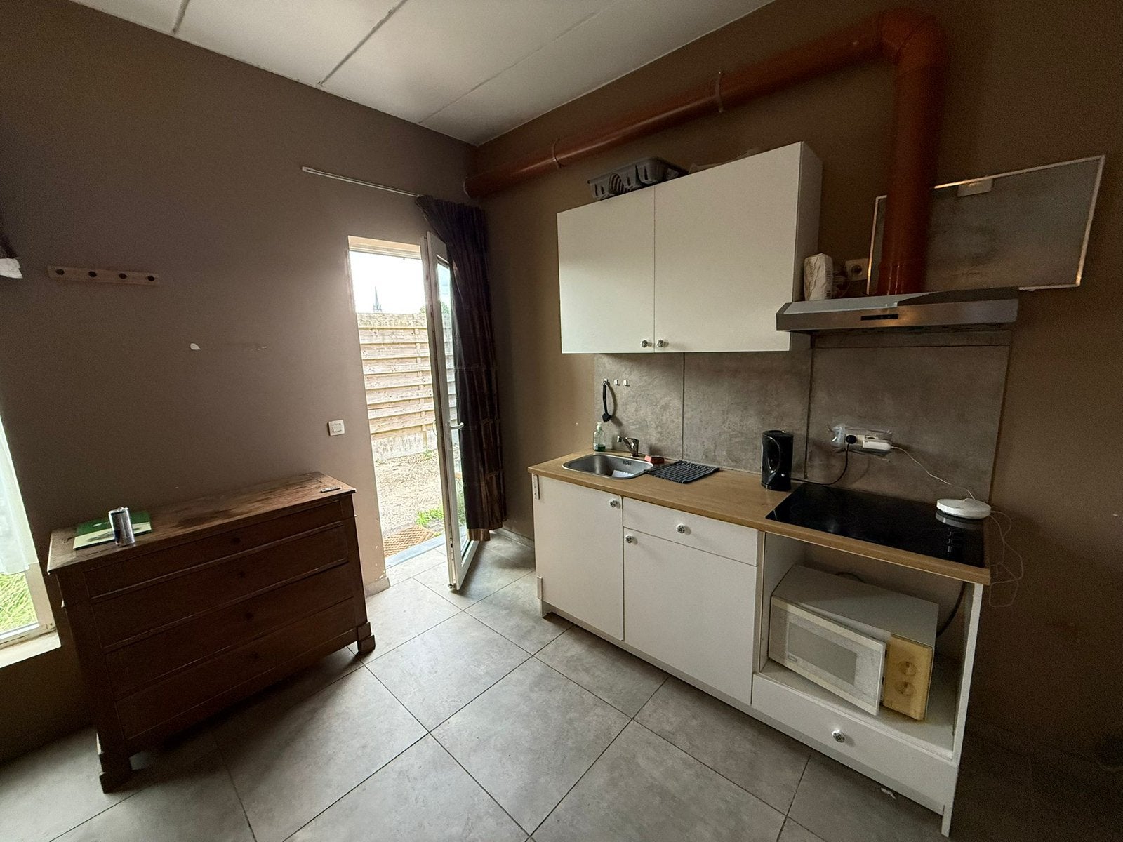 Bemeubelde studio te huur, Immo