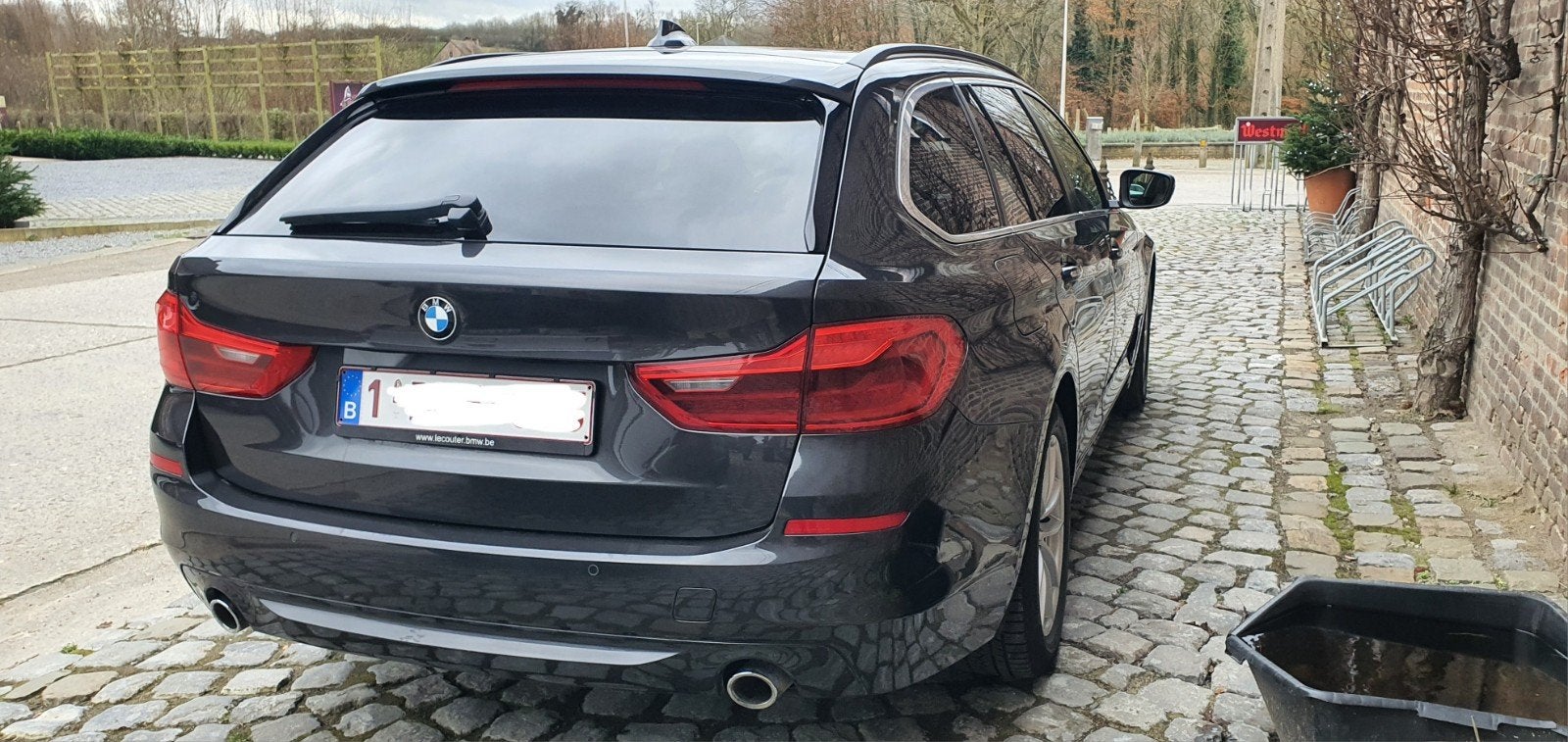 BMW 520d G31 Individual | Toit panoramique | Jantes de 18 po, Feux de virage, Carnet d'entretien, 5 portes, Automatique