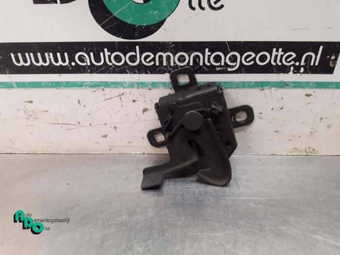 Slotmechaniek Motorkap van een Fiat Panda (Panda 03-), Gebruikt, -, -, Ophalen of Verzenden