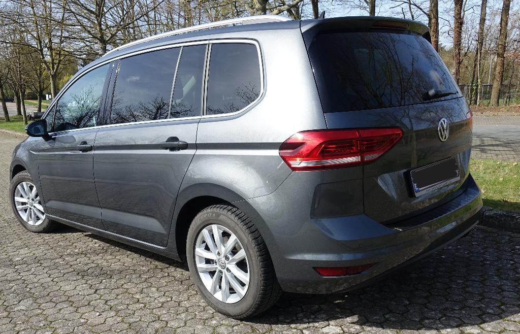 Volkswagen Touran - 1.5 TSI-DSG - 76.500 km - 2020, Autos, 100 kW, Argent ou Gris, Achat, Phares entièrement LED