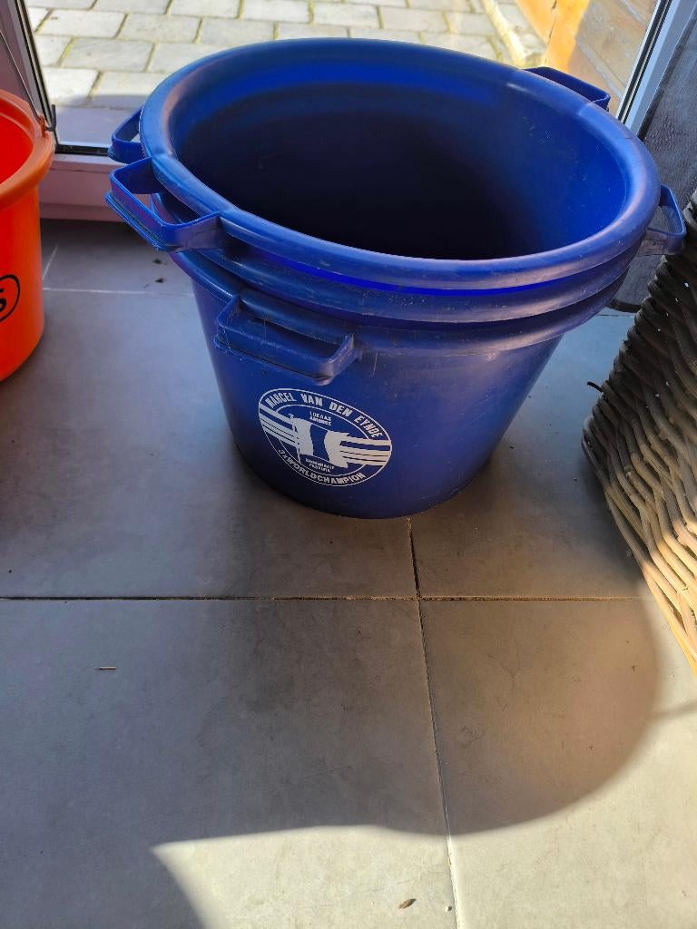 Voederemmers, Ophalen, Gebruikt