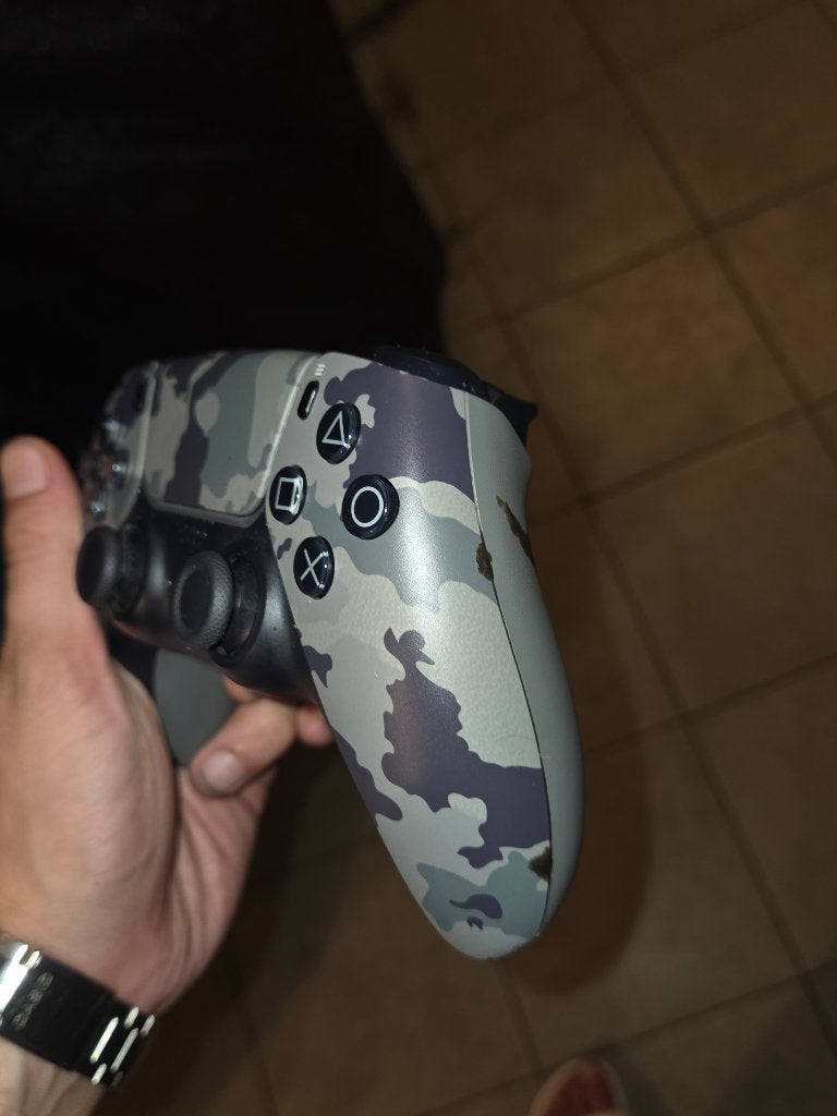 Controler en assasins creed, Games en Spelcomputers, Spelcomputers | Sony PlayStation 5, Ophalen of Verzenden, Zo goed als nieuw