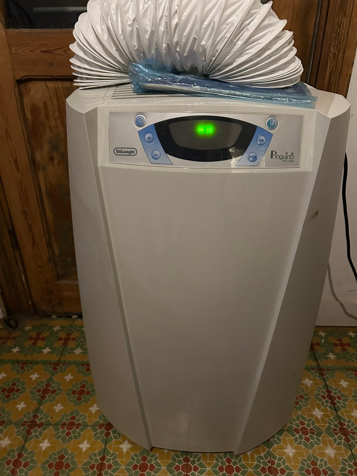 Mobiele airco DeLonghi, Elektronische apparatuur, Airco's, Zo goed als nieuw, Mobiele airco, Ophalen