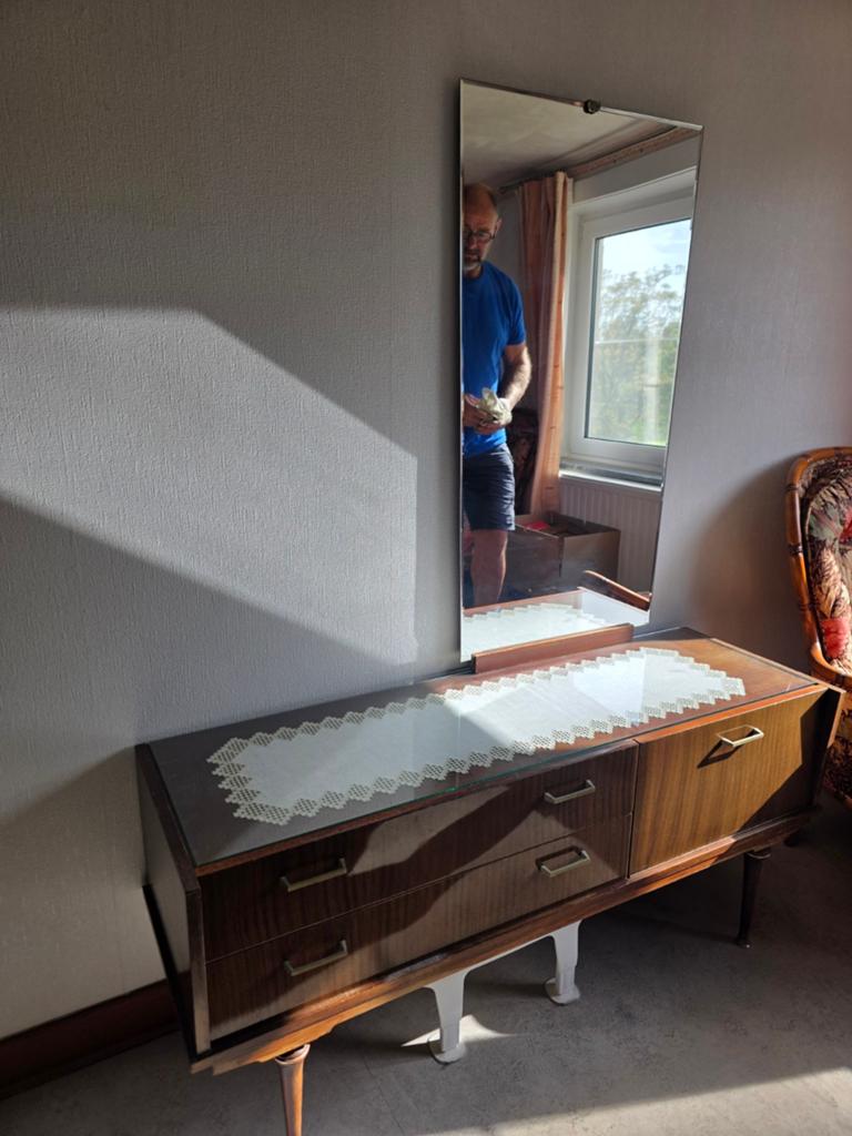 Vintage make up tafel en 2 nachtafels, Huis en Inrichting, Slaapkamer | Complete slaapkamers, Ophalen