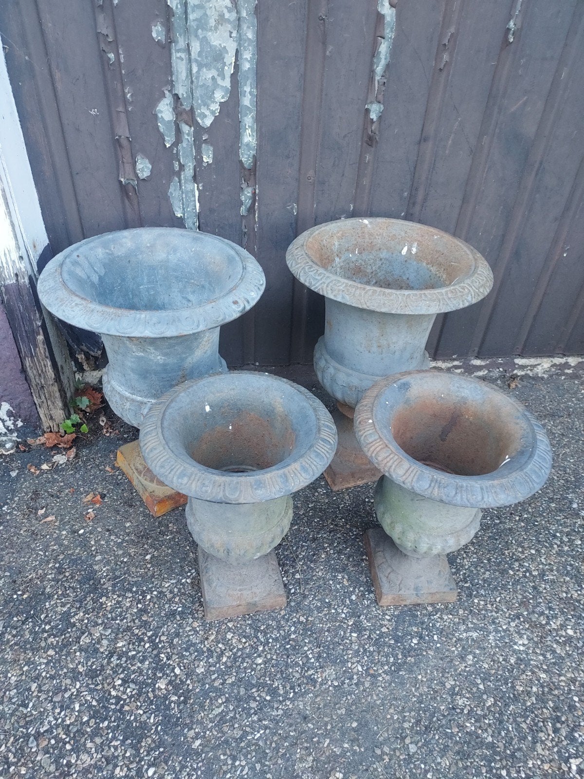 Set van 4 mooie, gietijzeren tuinvazen, Tuin en Terras, Ophalen