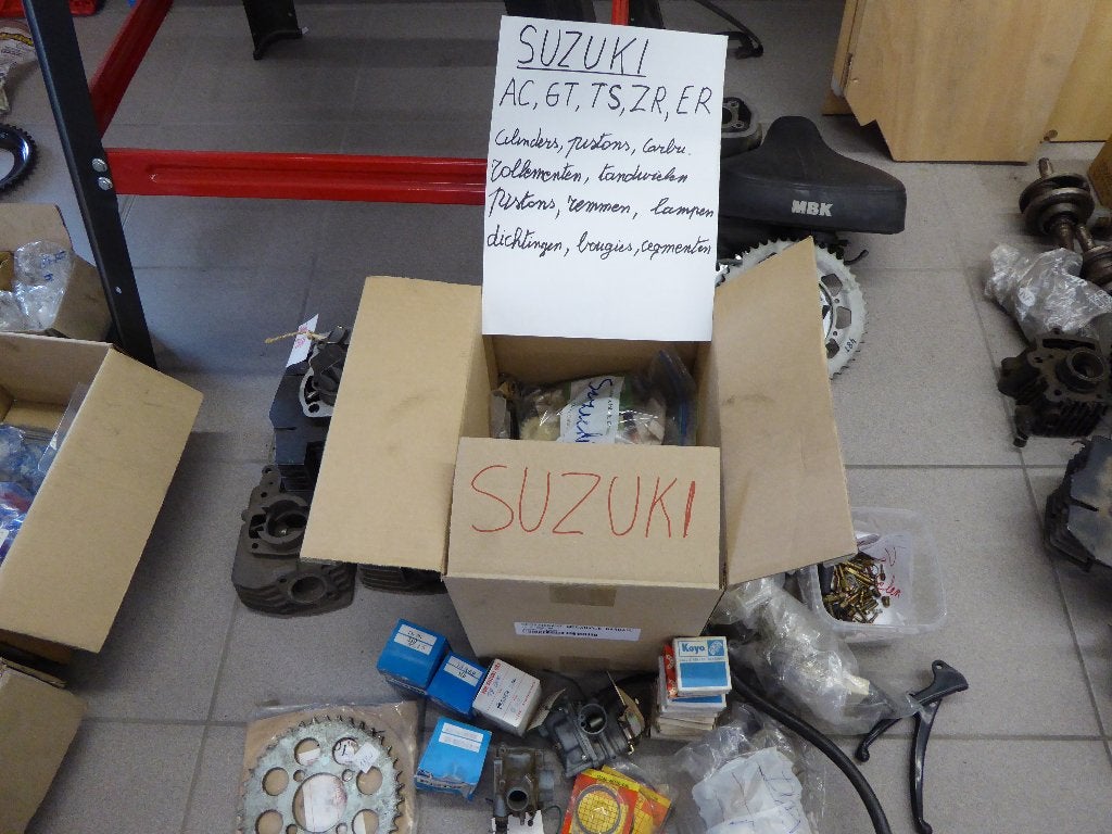 SUZUKI lot tis de moeite zulle, Motos, Pièces | Suzuki, Neuf, Enlèvement