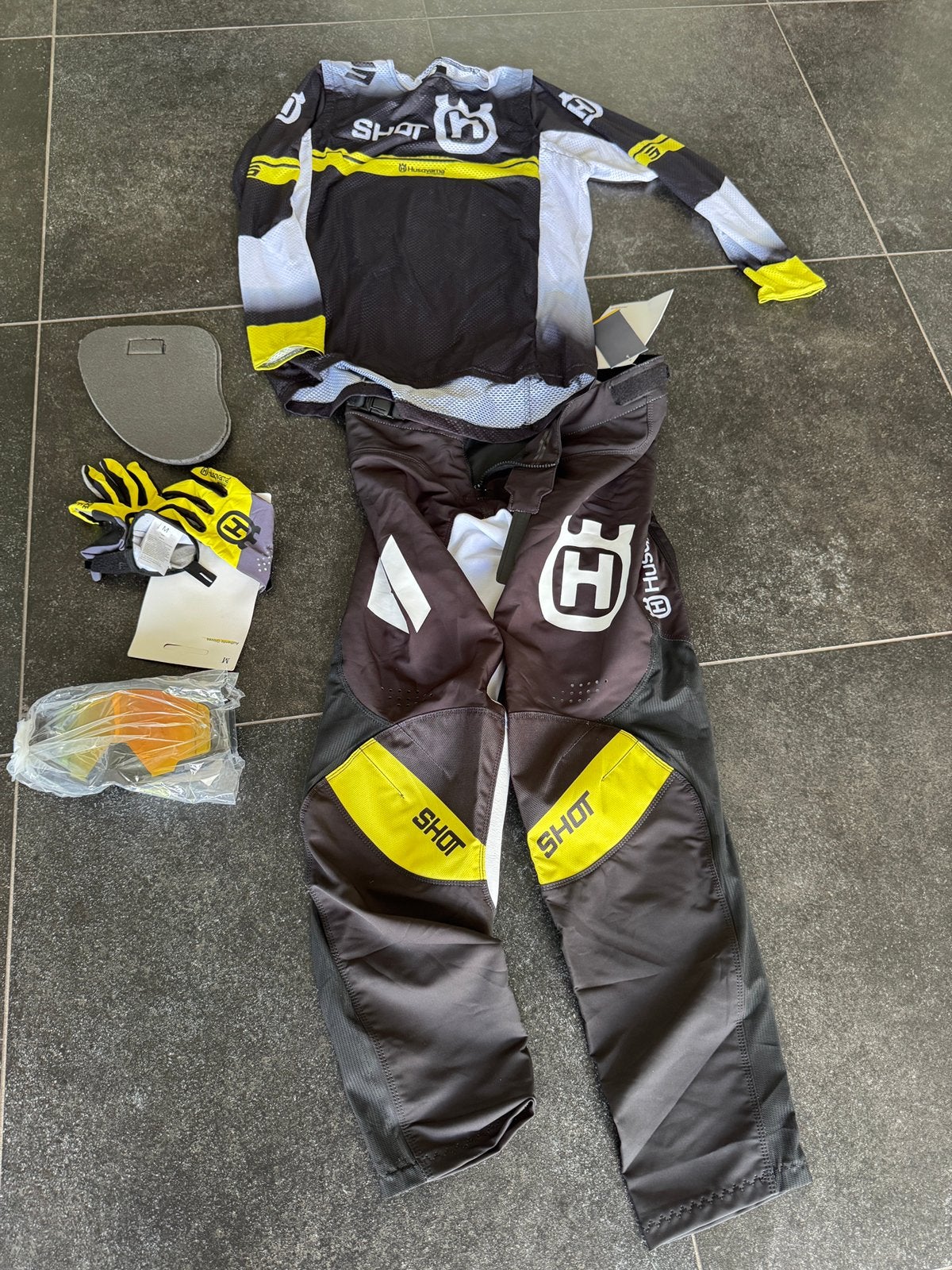 Motorcrosspak Husqvarna Nieuw! M, Ophalen, Nieuw zonder kaartje, Heren, Motorcrosskleding