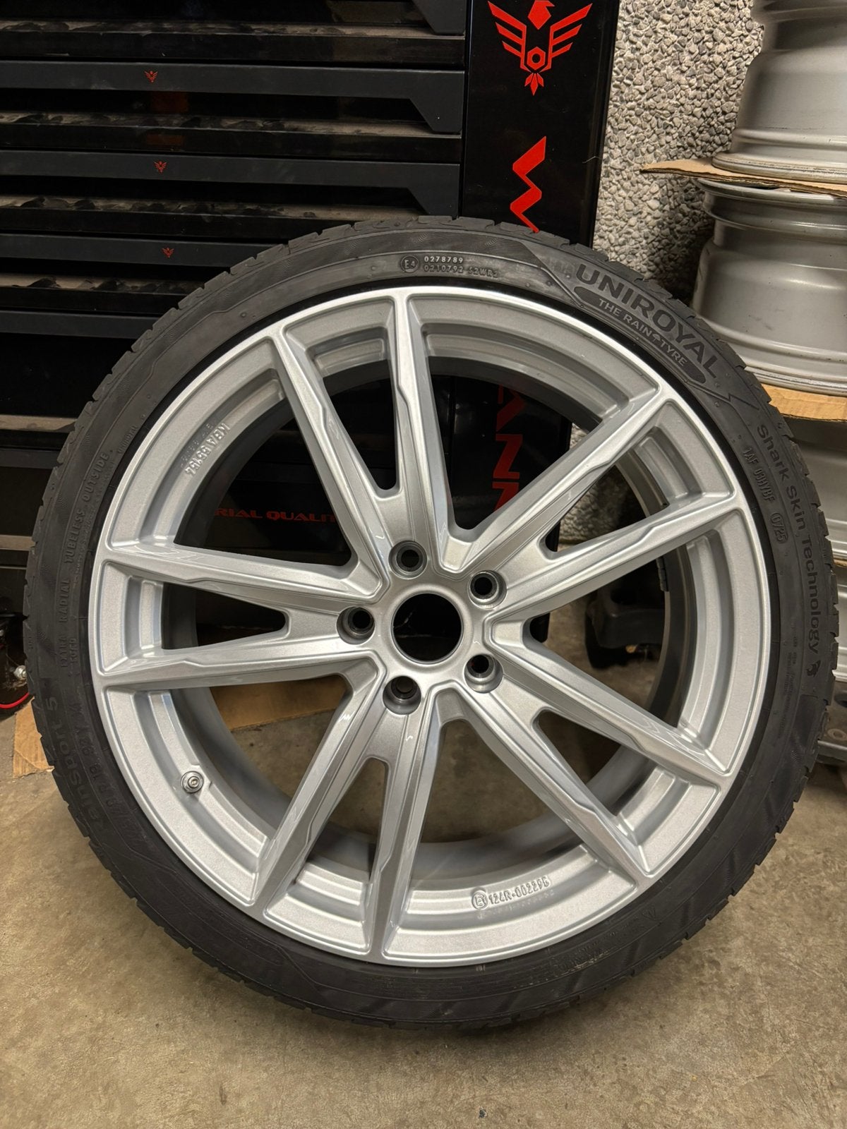 19” Dezent 5x112 ET46 8J + Uniroyal Rainsport 5, Neuf, Pneus et Jantes, Véhicule de tourisme, Pneus été