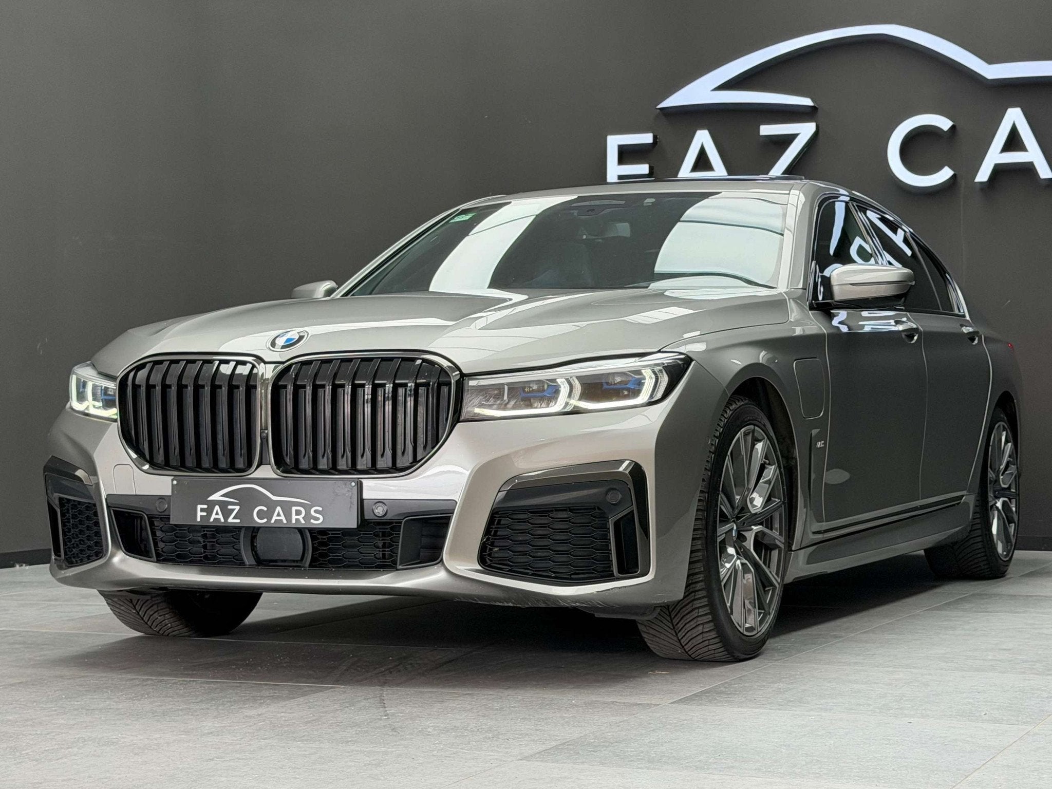 BMW 7 Serie 745 eAS PHEV * 1ER PROP + TVA + FULL OPTIONS *, Automaat, 4 deurs, Gebruikt, Lichtsensor
