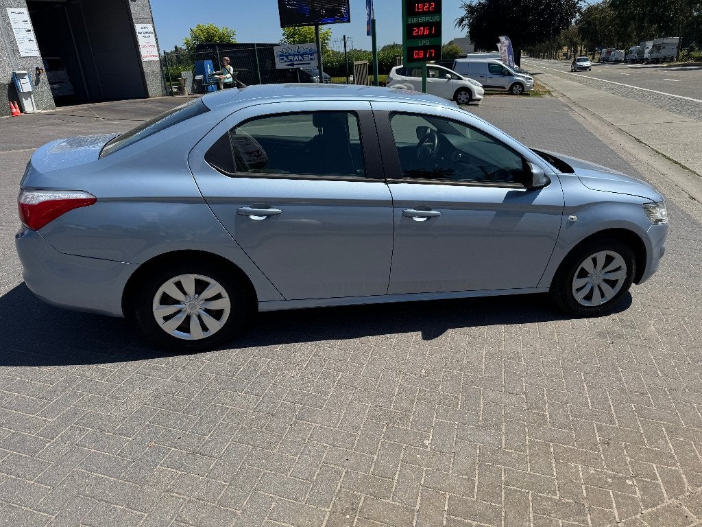 Citroën C-Elysée Banzine 2016 81 000 km 5900€, Autos, Autres modèles, Achat, Boîte manuelle, Noir