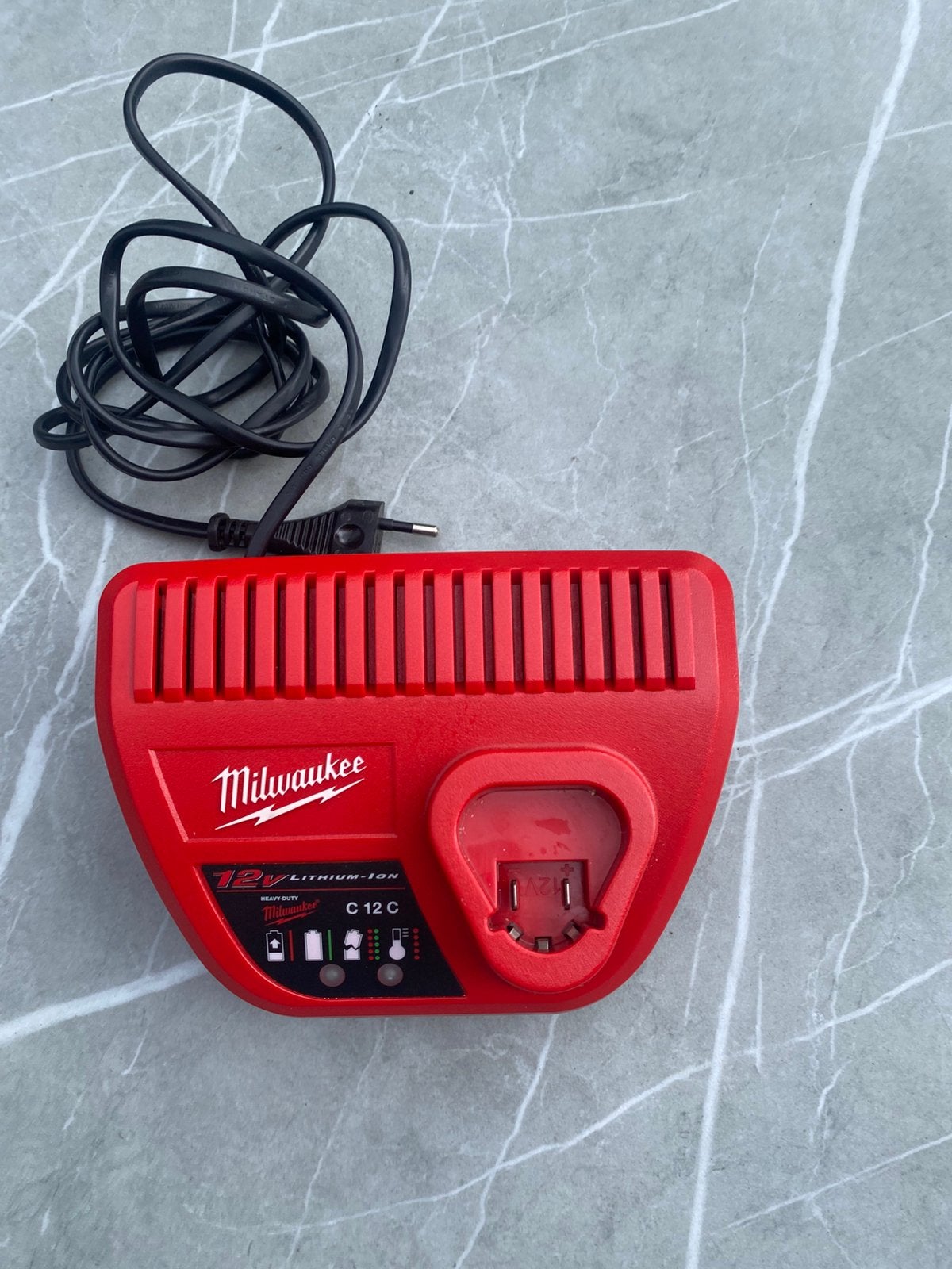 Milwaukee oplader, Doe-het-zelf en Bouw, Ophalen, Gebruikt
